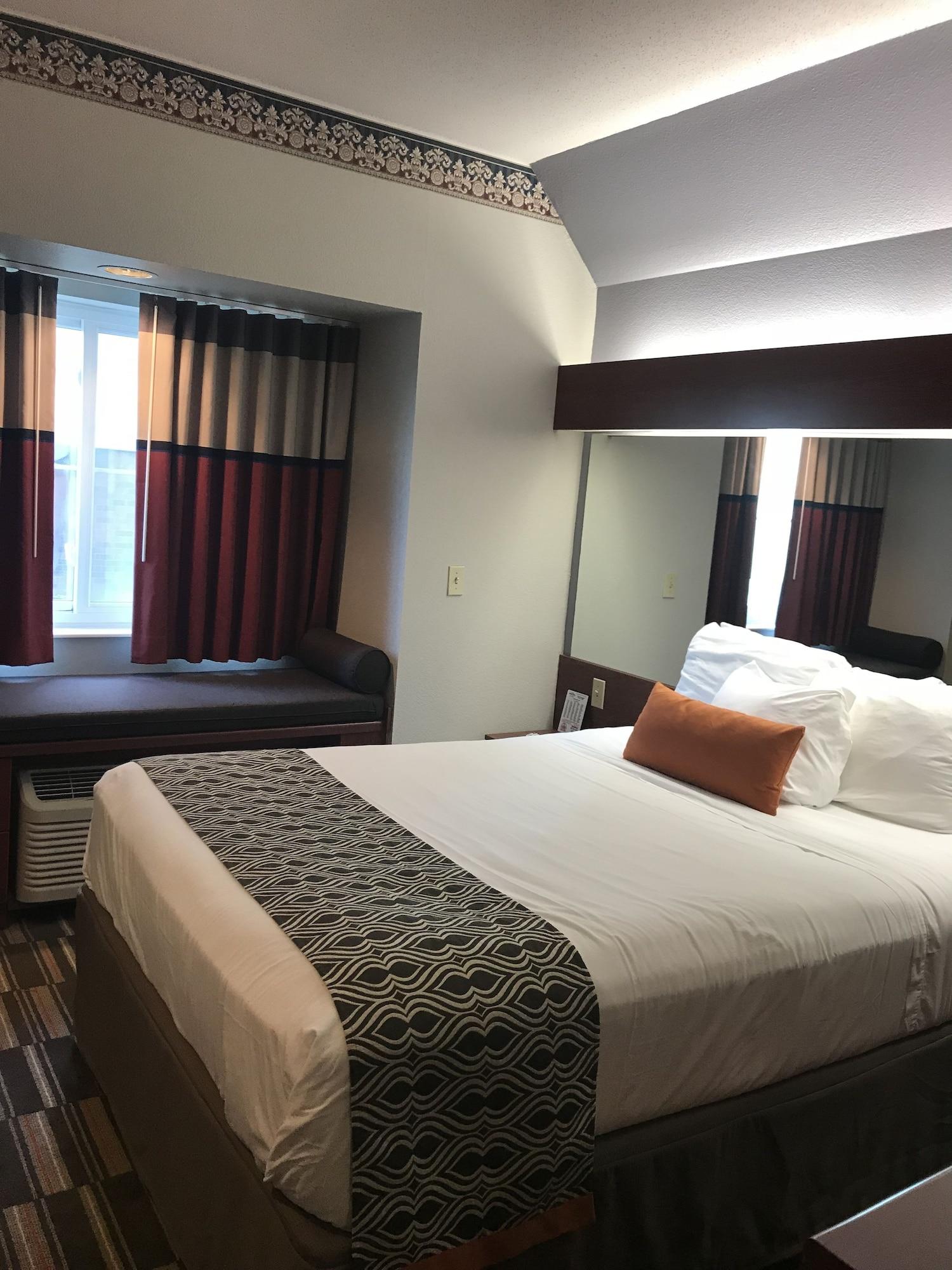 Microtel Inn & Suites Urbandale Ngoại thất bức ảnh