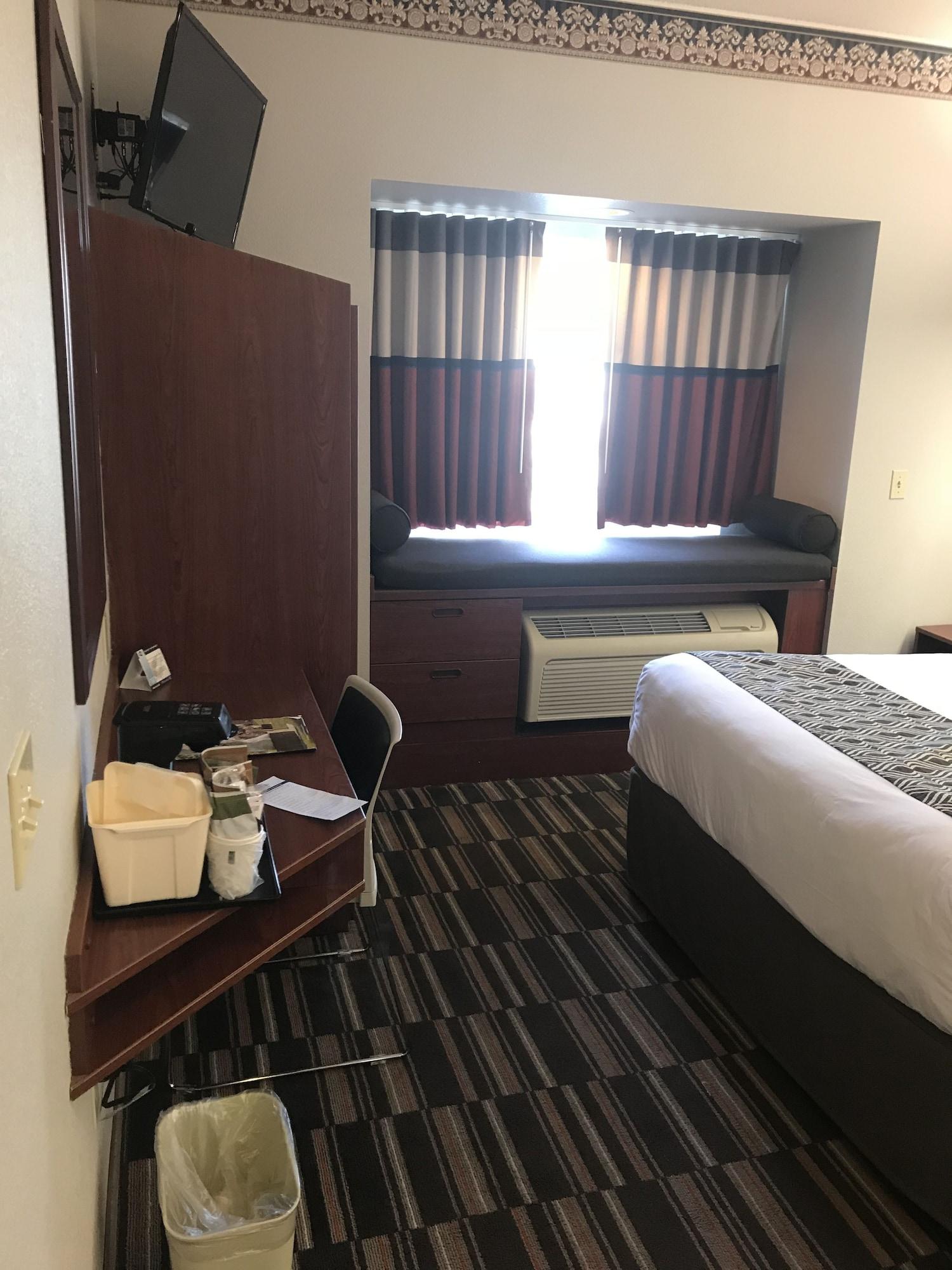 Microtel Inn & Suites Urbandale Ngoại thất bức ảnh