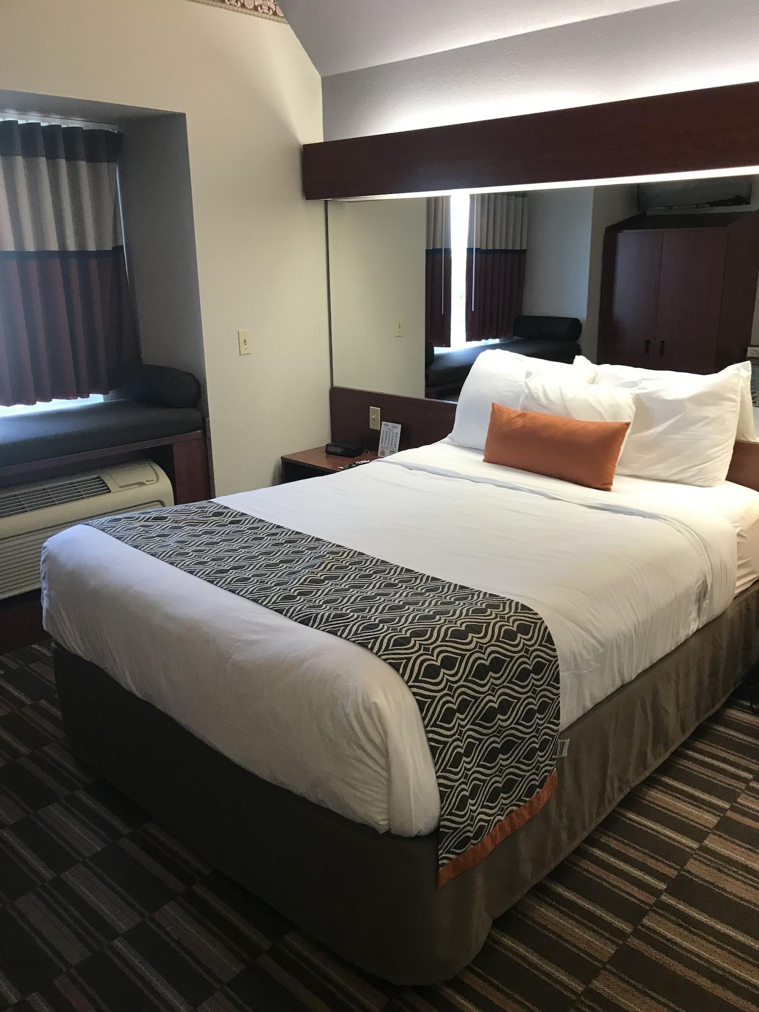 Microtel Inn & Suites Urbandale Ngoại thất bức ảnh