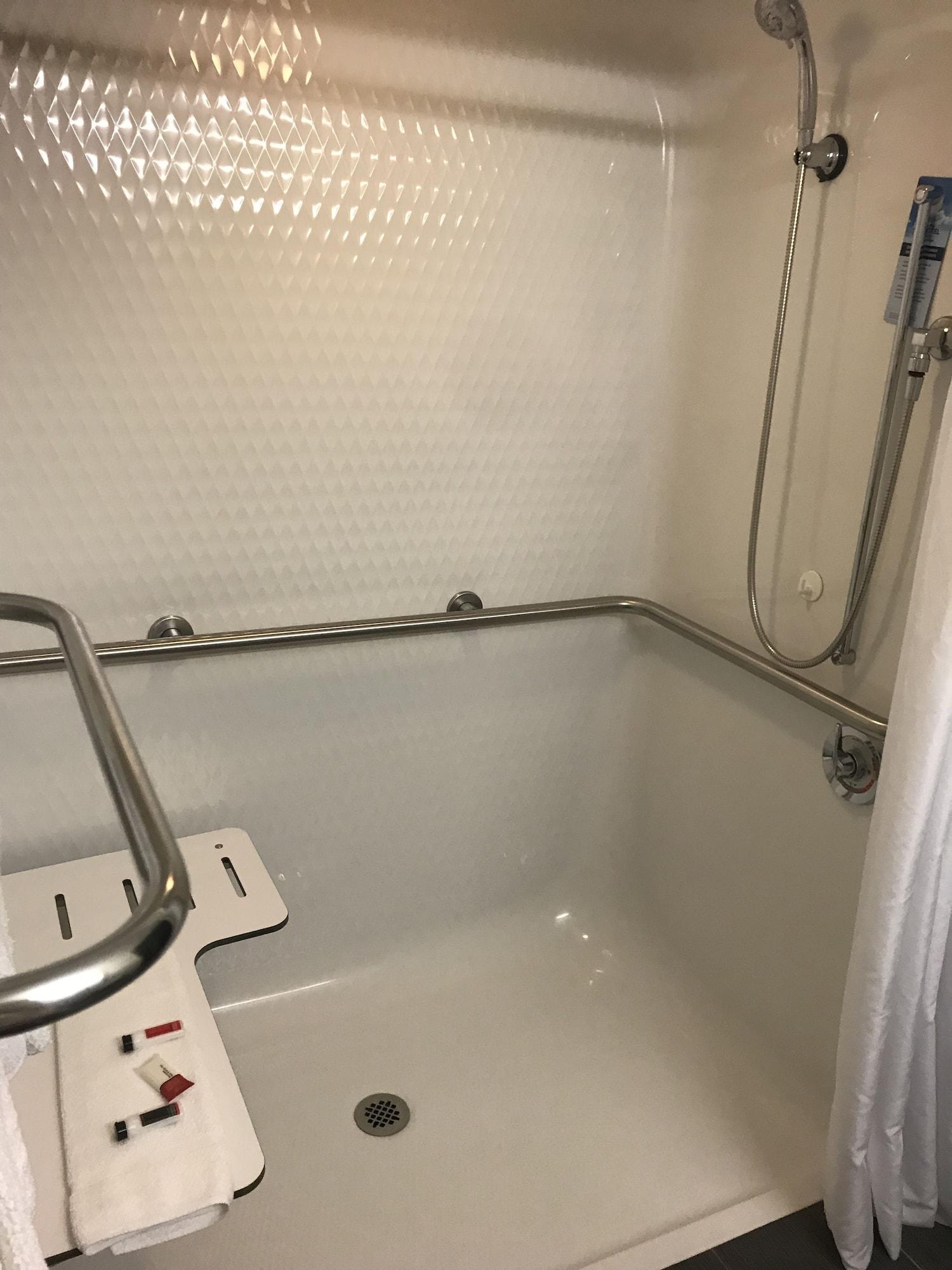 Microtel Inn & Suites Urbandale Ngoại thất bức ảnh