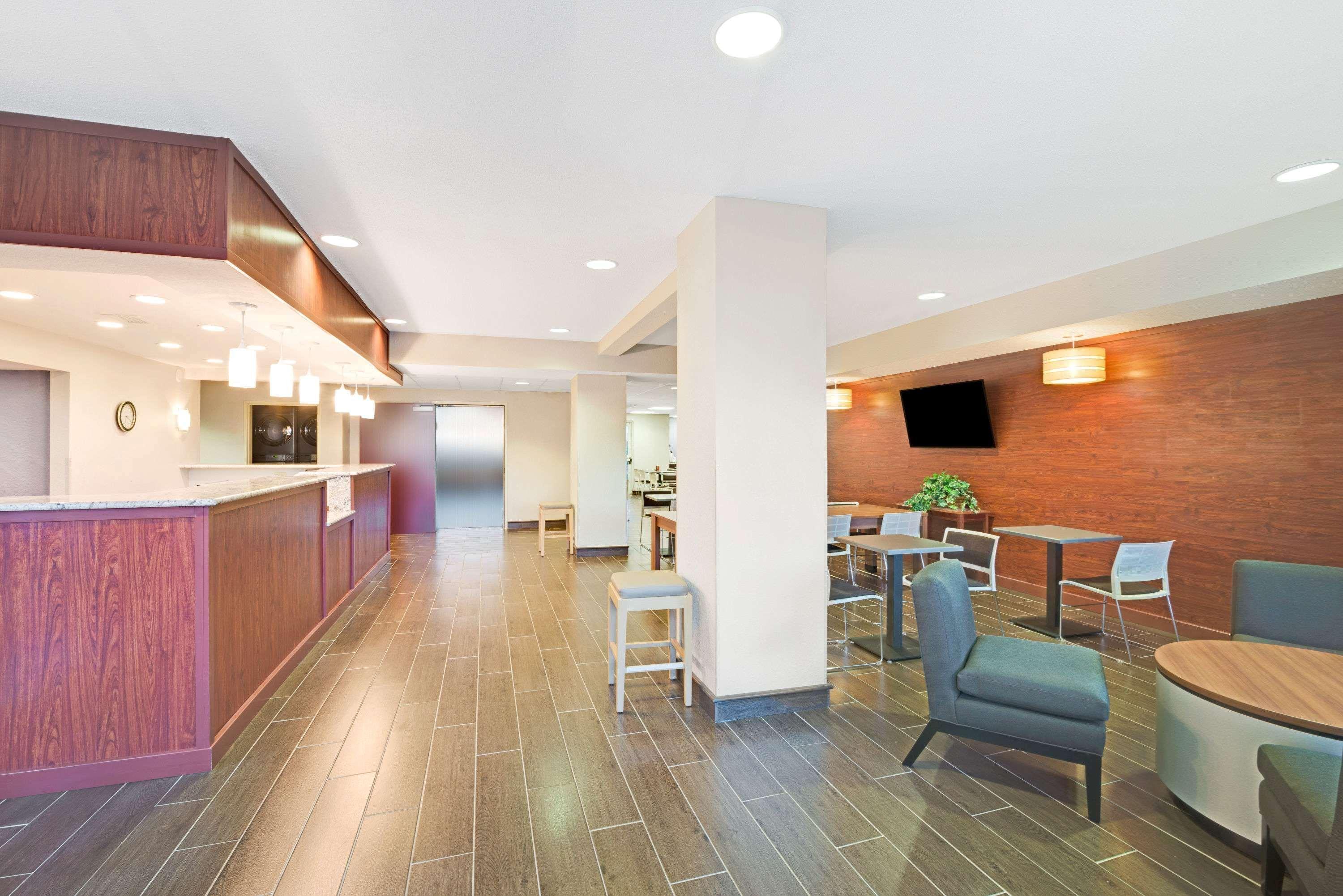 Microtel Inn & Suites Urbandale Ngoại thất bức ảnh