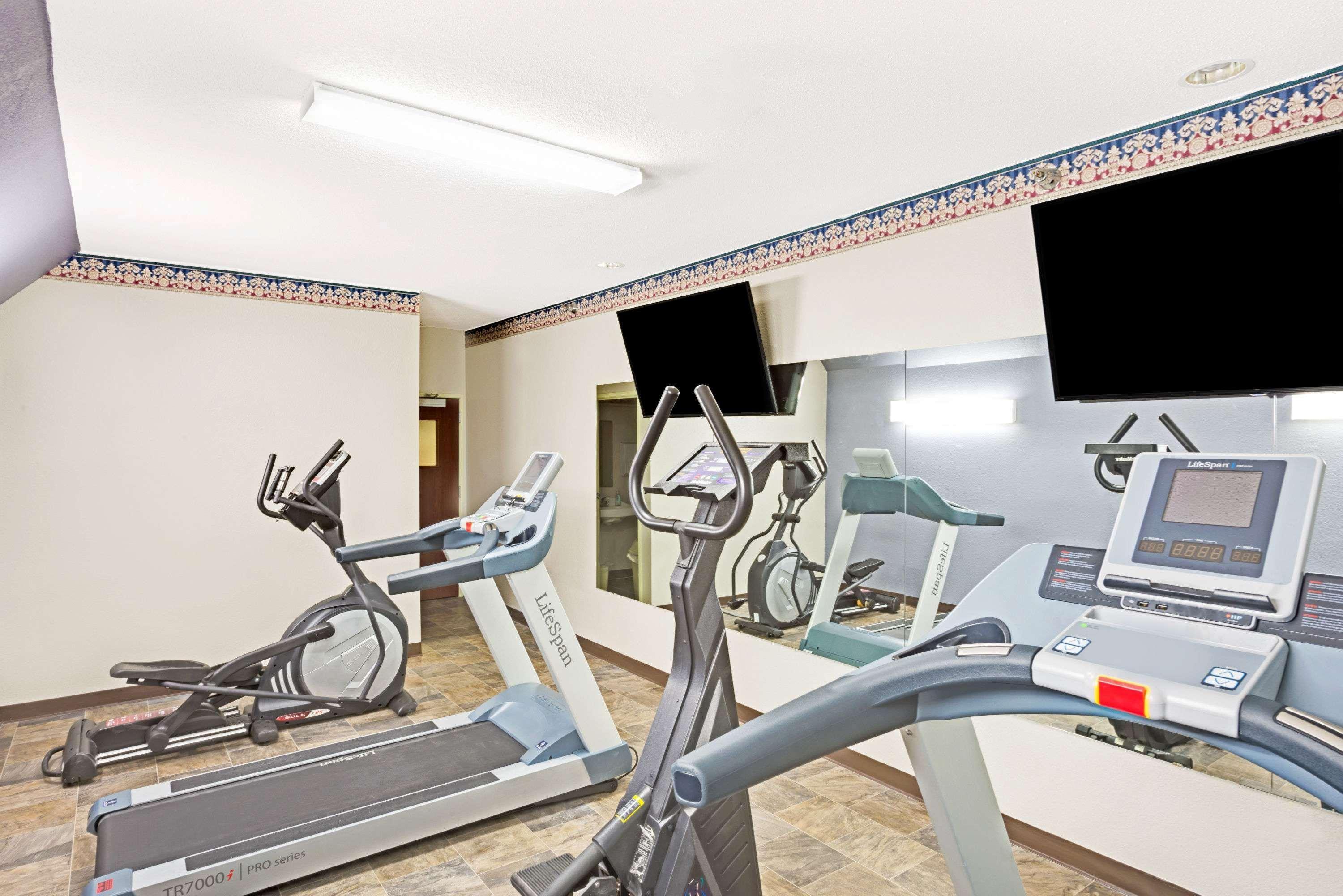 Microtel Inn & Suites Urbandale Ngoại thất bức ảnh