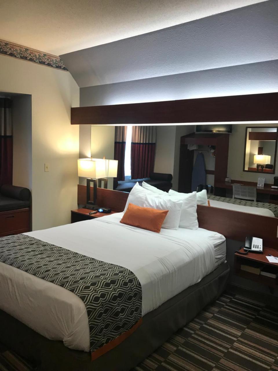 Microtel Inn & Suites Urbandale Ngoại thất bức ảnh